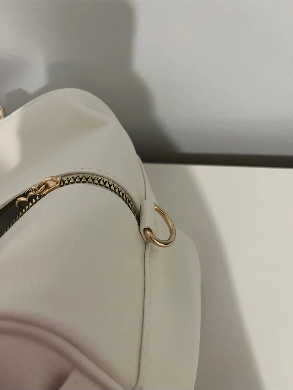 Hello Kitty White Faux Leather Satchel/duffle - free surprise gift! :) - Picture 5 of 7